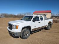 GMC 4X4 Extended Cab Pickup Truck