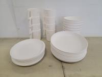 32 Piece Plastic Dinnerware