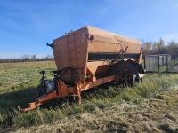 Oswald S/A 3 Auger Mixer Feed Wagon