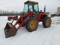    1984 Versatile 256 4X4 Bidirectional Loader Tractor
