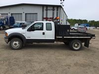 2005 Ford F550 Super Duty 4X4 Extended Cab Deck Truck