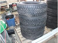    (4) Nokian 275/65R18 Tires