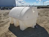    Approx 1100 Gallon Poly Water Tank