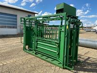  Real Industries  Unused Hydraulic Cattle Squeeze