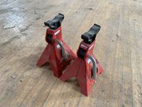    (2) 3 Ton Jack Stands