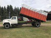 1988 Ford 700 S./A Grain Truck