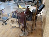    Saddle with Stand