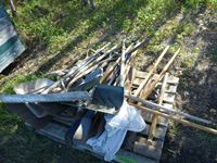   Pallet of Garden and Hand Tools