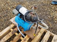    1/2 HP Water Pump w/ Pressure Tank
