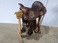 Rons Leatherwork 14 Inch Saddle with Stand