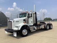 2003 Kenworth T800 T/A Day Cab Winch Truck Tractor