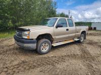 2005 Chevrolet 2500 4X4 Extended Cab Pickup Truck