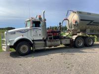 2001 Kenworth T800 T/A Day Cab Truck Tractor