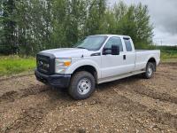 2014 Ford F-350 4X4 Extended Cab Pickup Truck