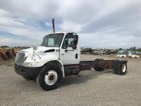 2002 International 4300 SBA S/A Day Cab Cab & Chassis Truck