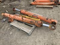 (3) Excavator Hydraulic Rams