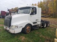 2000 Volvo T/A Day Cab Truck Tractor