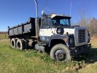 1977 Ford 9000 T/A Day Cab Dump Truck