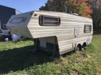 1989 Travelaire 20 Ft T/A Fifth Wheel Travel Trailer