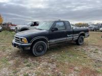 1994 Chevrolet S10 4X4 Extended Cab Pickup Truck