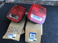 (2) Grote Taillights