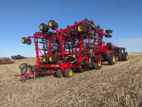 2023 Vaderstad Seed Hawk 84 Ft Air Drill w/ Vaderstad PD1000 Tow Behind Cart