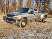 2001 Chevrolet 3500 4X4 Extended Cab Dually Pickup Truck