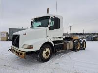 2011 Volvo VN T/A Day Cab Truck Tractor