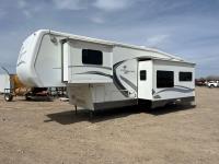 2003 Thor Mirage 35 Ft T/A 5th Wheel Travel Trailer