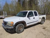 2004 GMC Sierra 1500 2WD Extended Cab Pickup Truck