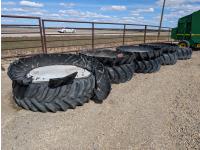 (4) Rubber Tire Feeders